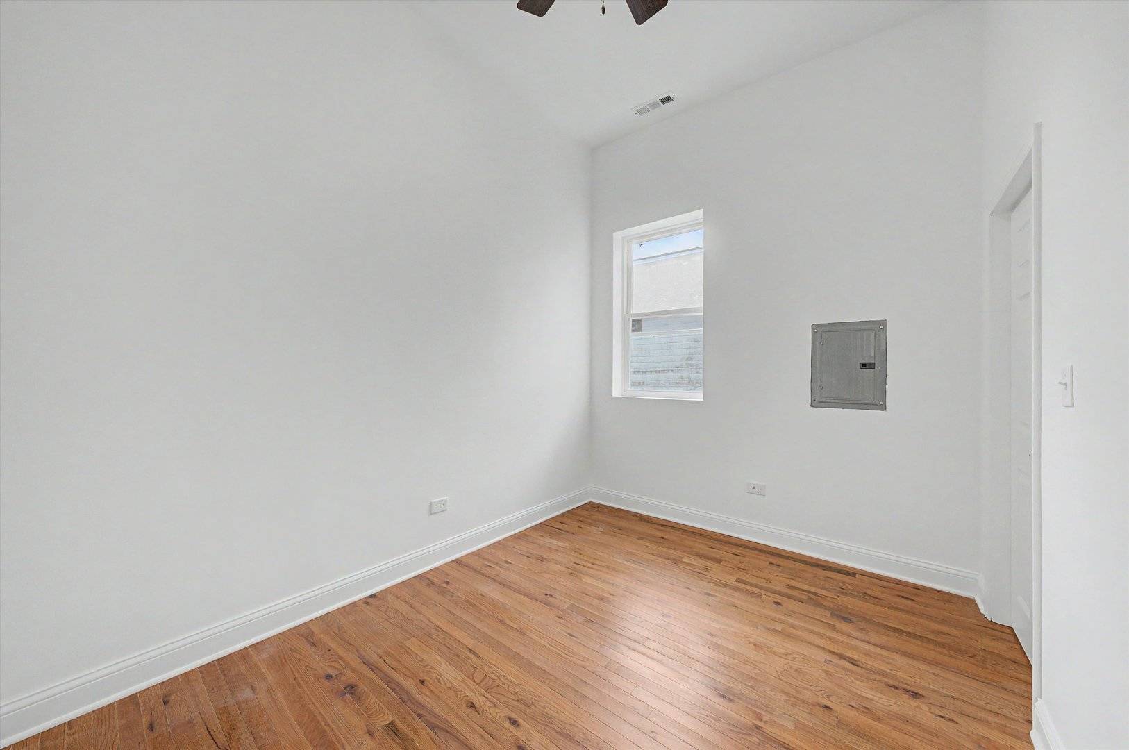 7600 S Marquette AVE #1, Chicago, IL 60649