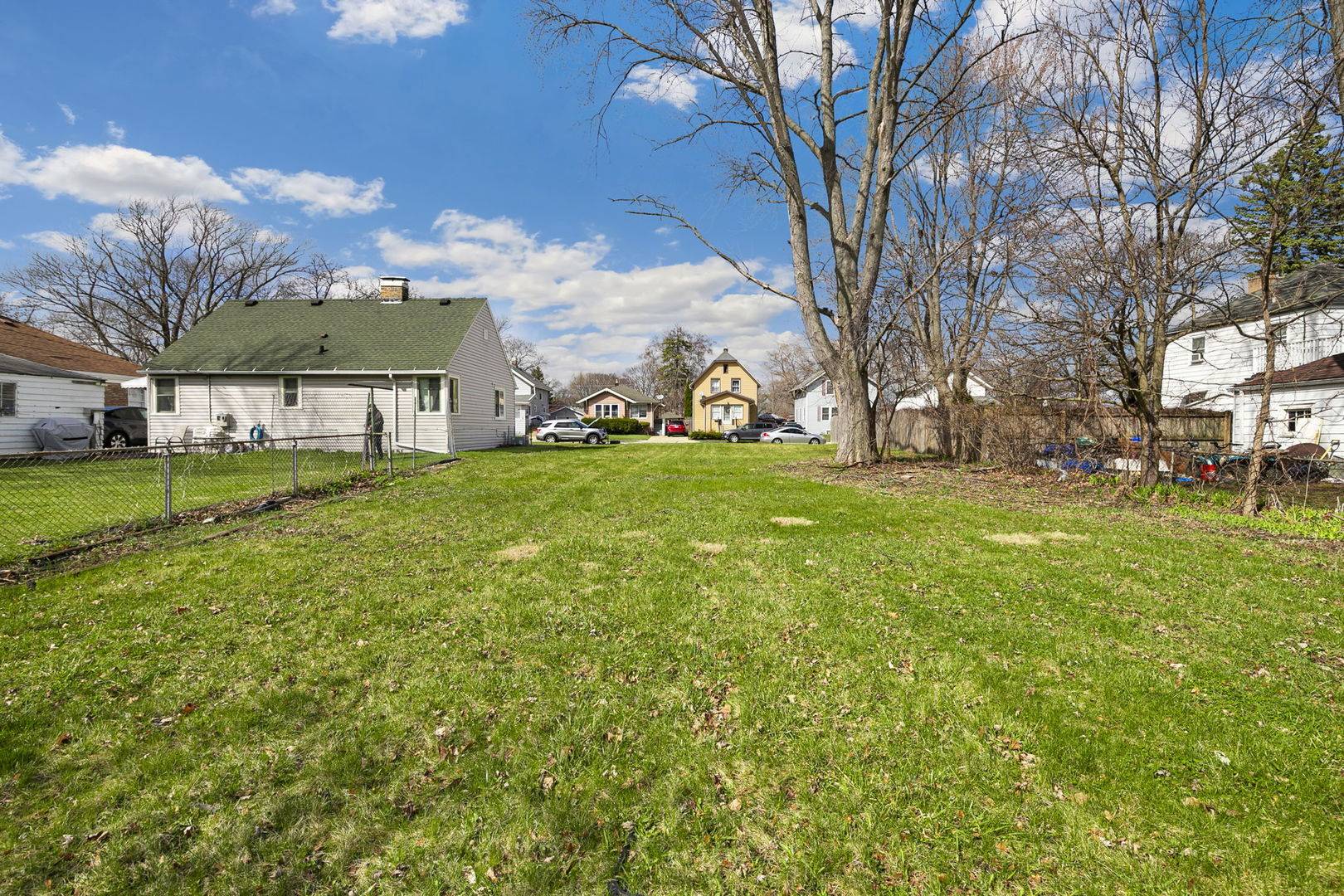 909 Highland AVE, Waukegan, IL 60085