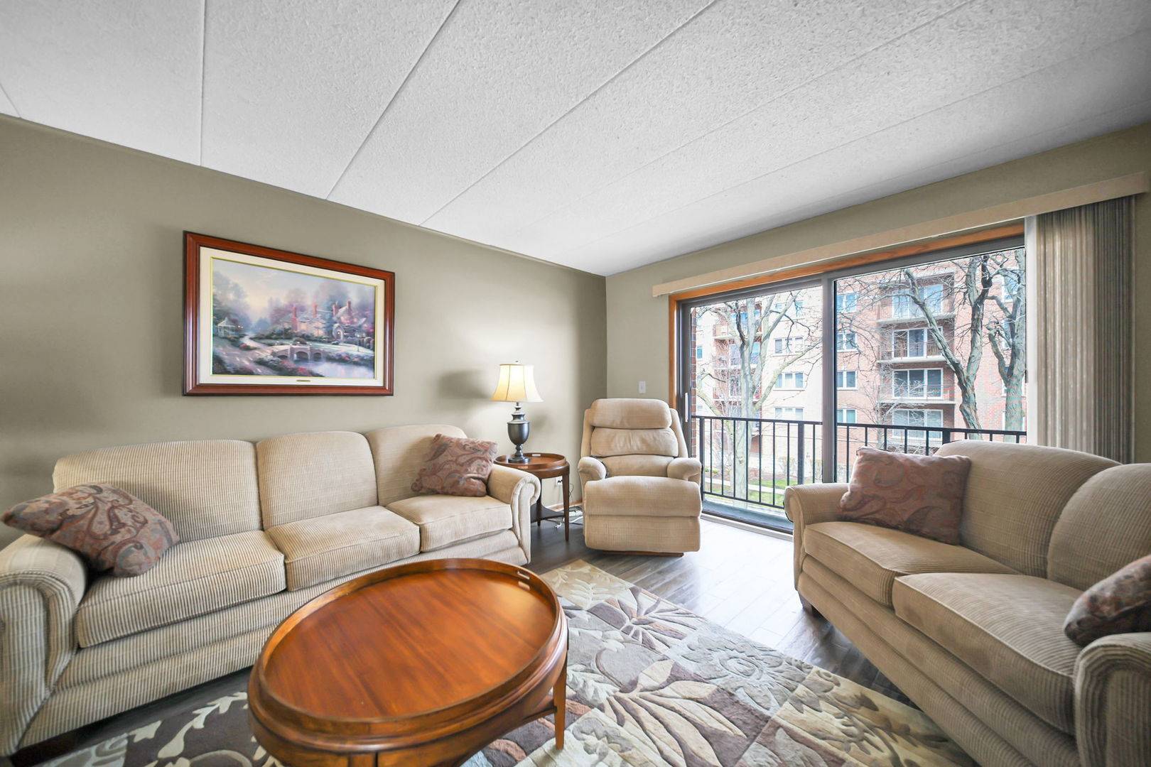 1389 Perry ST #203, Des Plaines, IL 60016