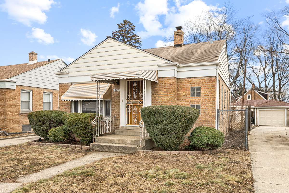 319 49th AVE, Bellwood, IL 60104