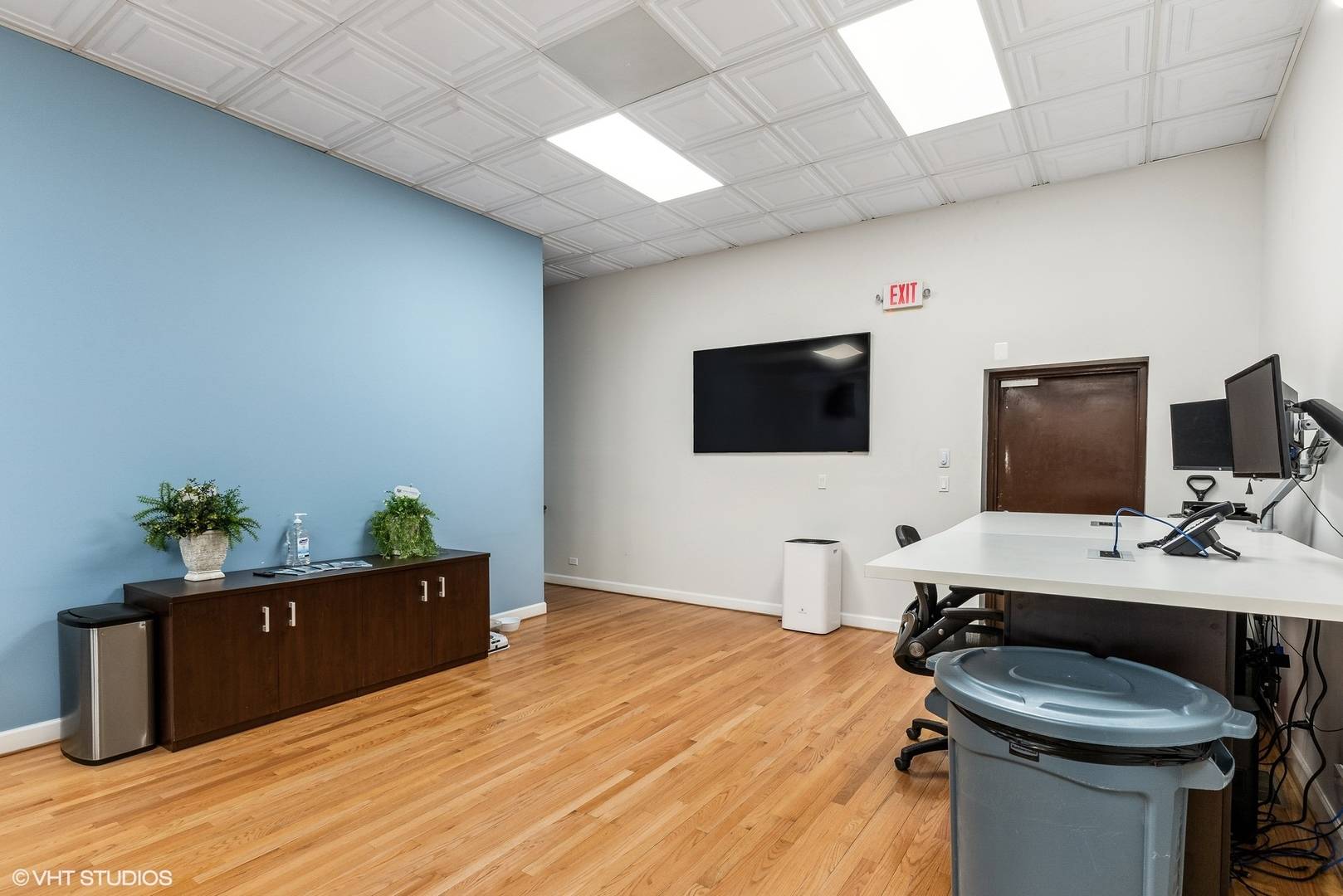 705 N Milwaukee AVE, Chicago, IL 60642