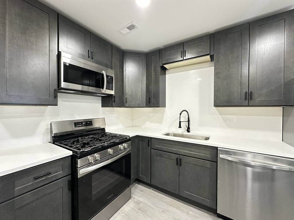 1937 W GRAND AVE #2, Chicago, IL 60622