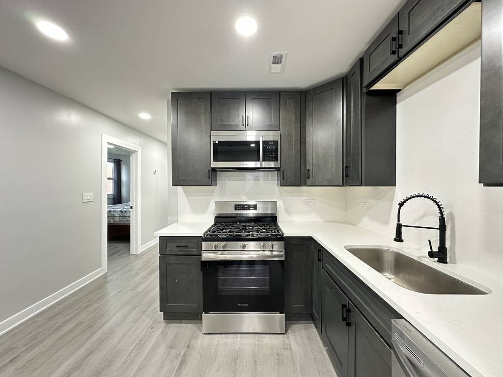 1937 W GRAND AVE #2, Chicago, IL 60622