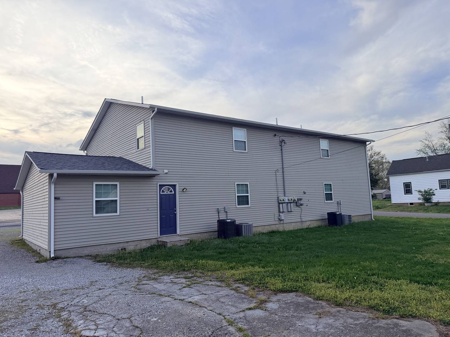 908 S 10th ST, Herrin, IL 62948