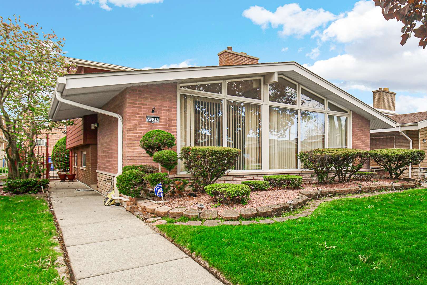 9238 S Constance AVE, Chicago, IL 60617