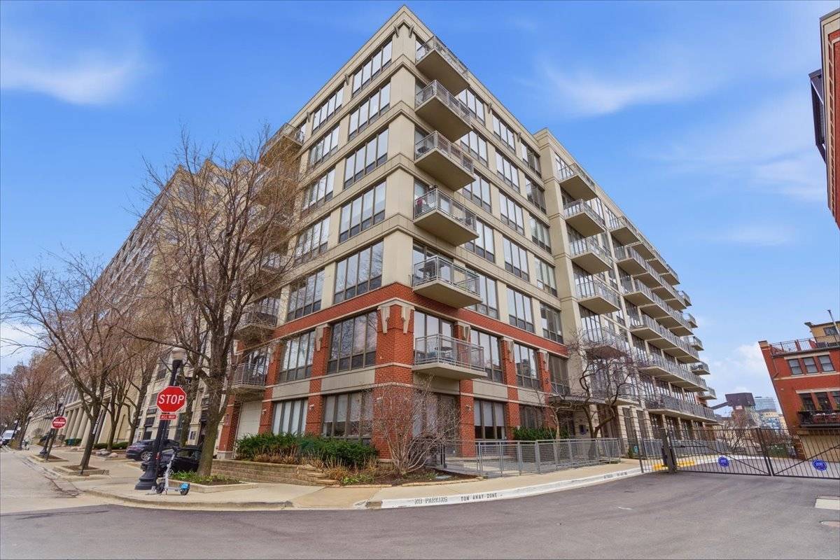 1000 N Kingsbury ST #104, Chicago, IL 60610