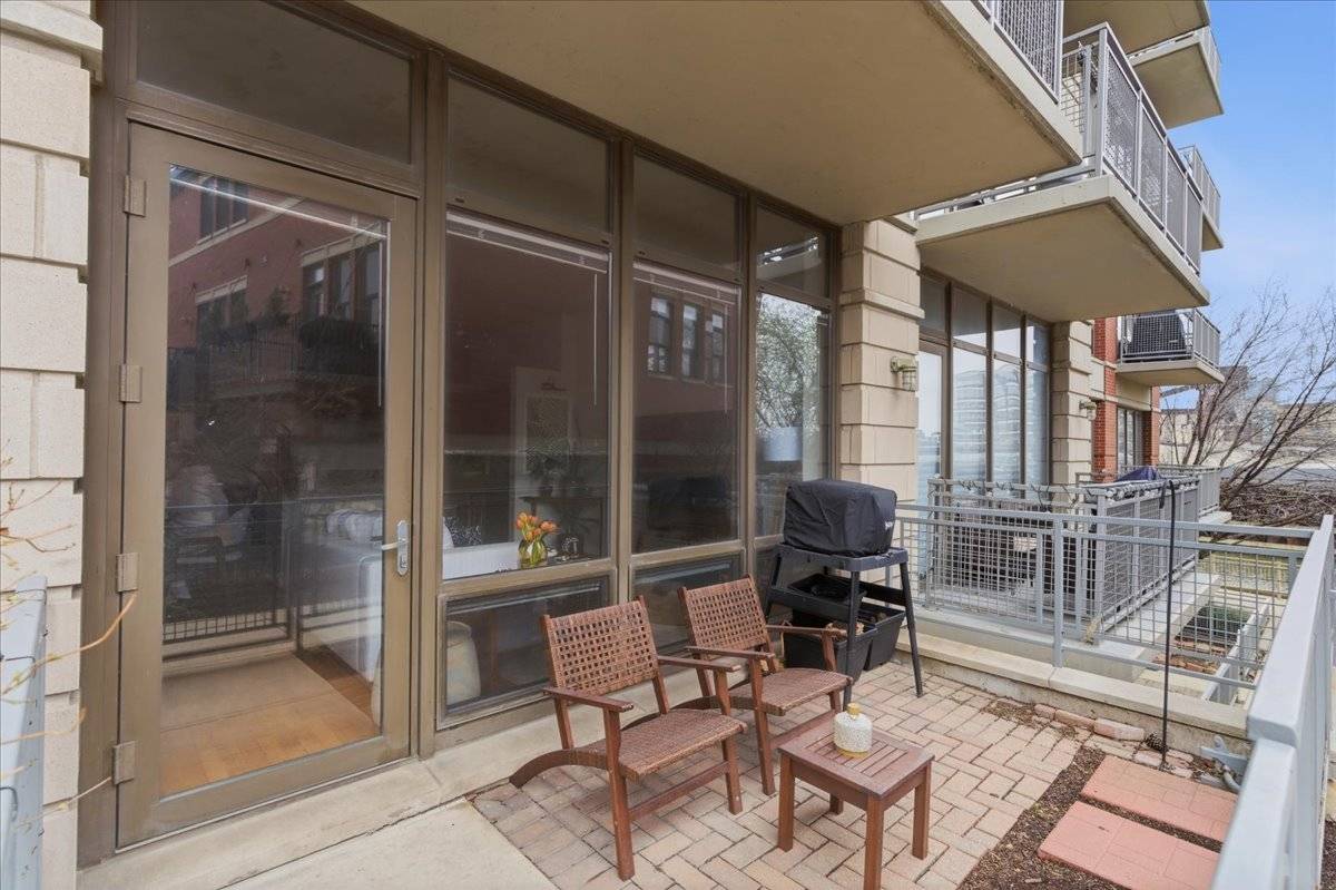 1000 N Kingsbury ST #104, Chicago, IL 60610