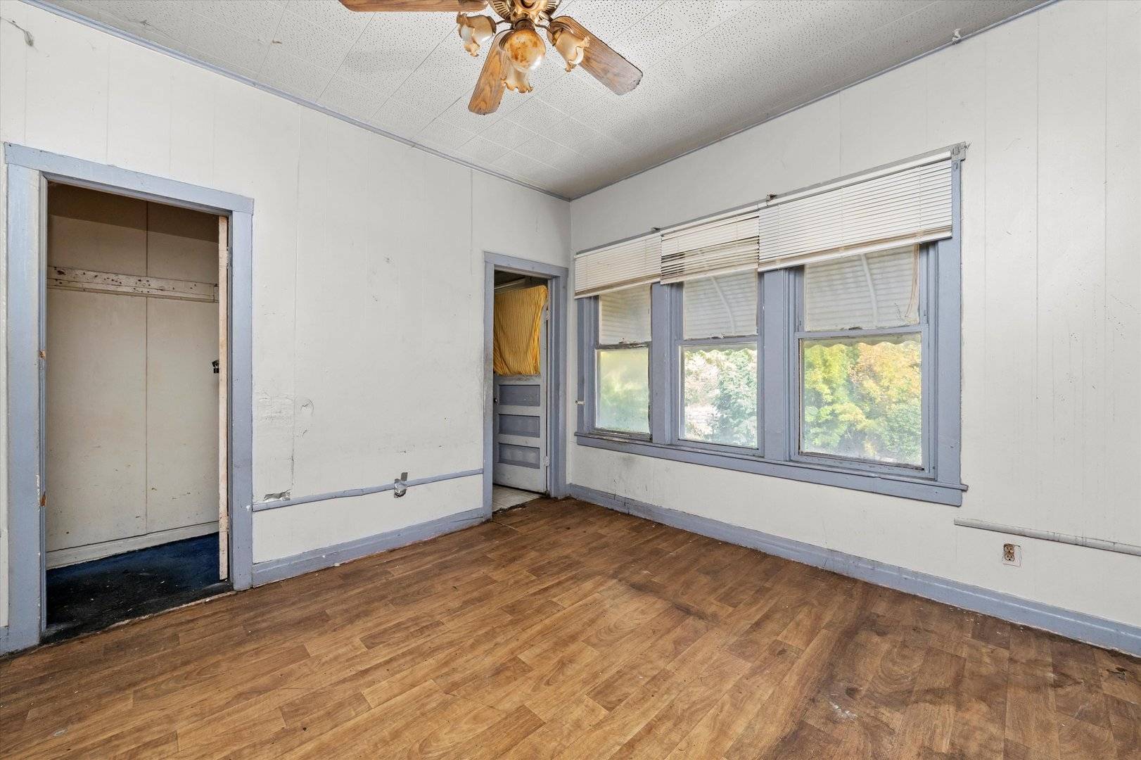 5042 S Laflin ST, Chicago, IL 60609