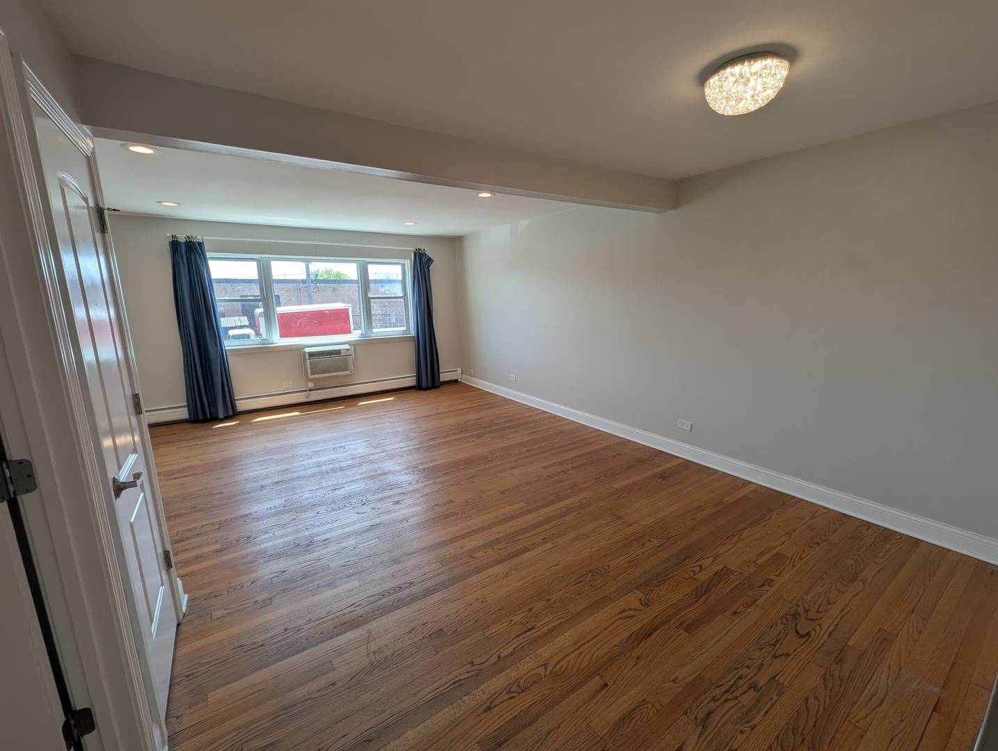 9216 Seymour AVE W #1E, Schiller Park, IL 60176