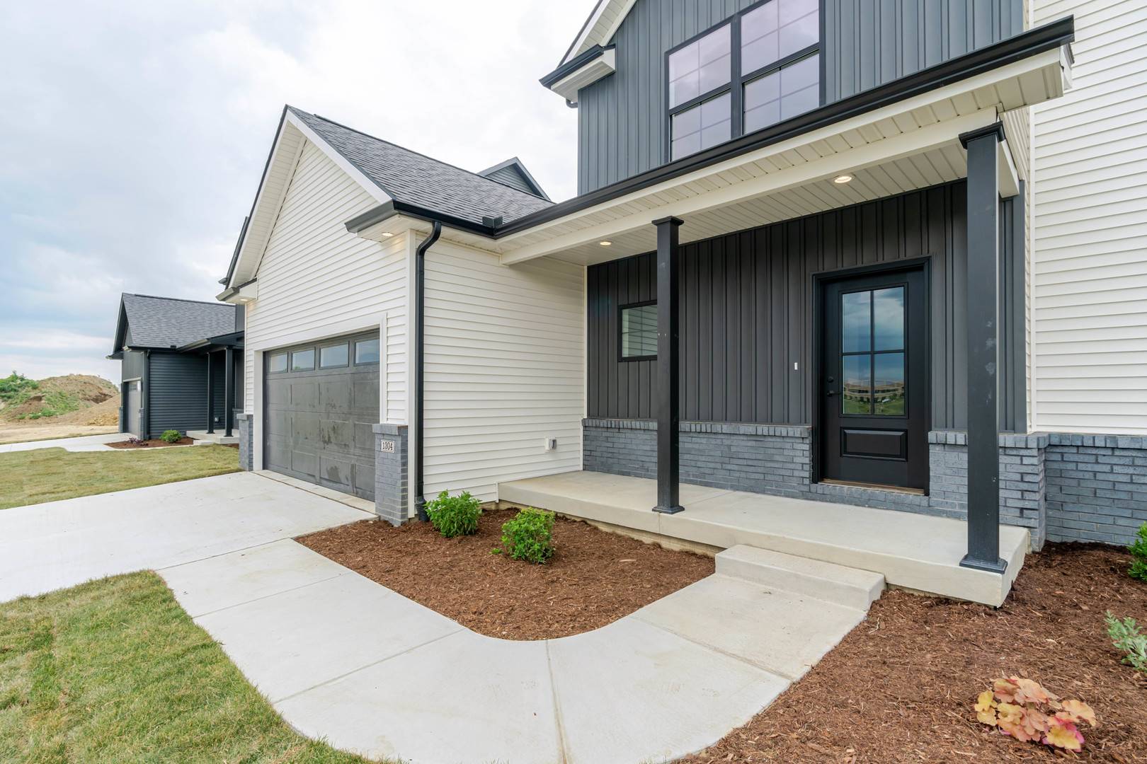 1304 Woodbine RD, Bloomington, IL 61704