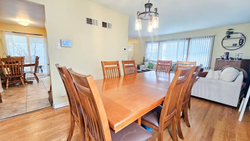 1339 Prince DR, South Holland, IL 60473