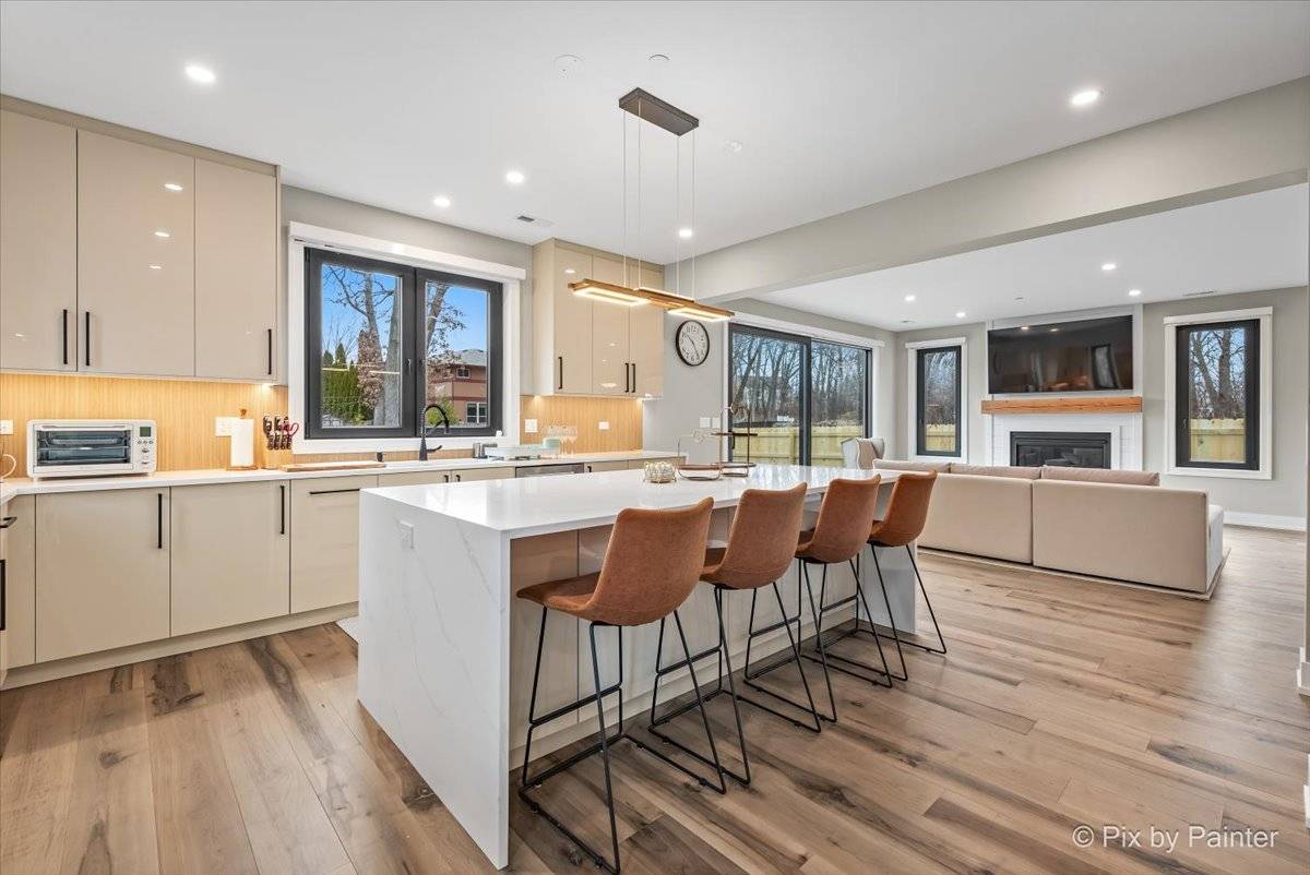 148 Oak ST, Lake Zurich, IL 60047