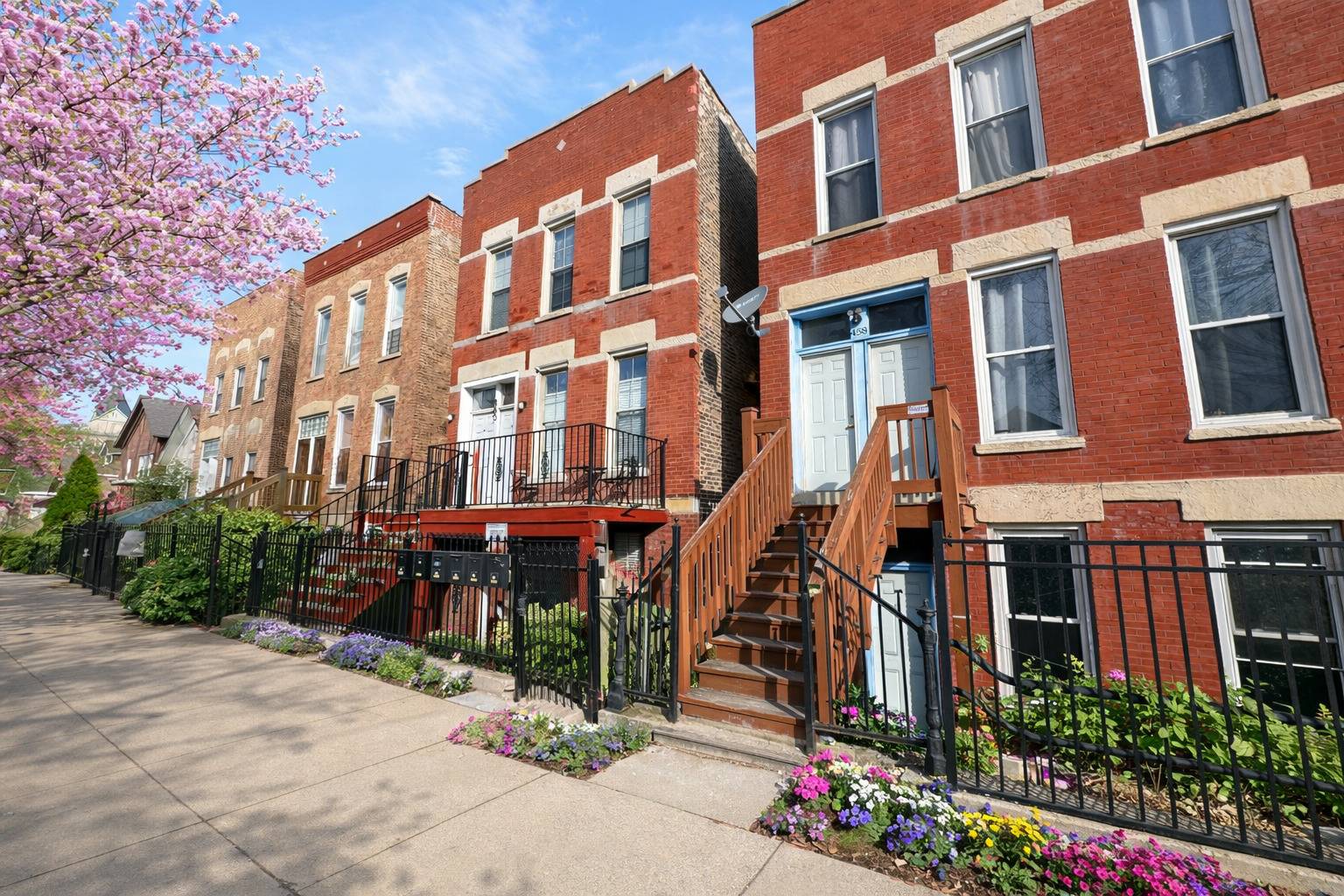 460 W 28th PL, Chicago, IL 60616