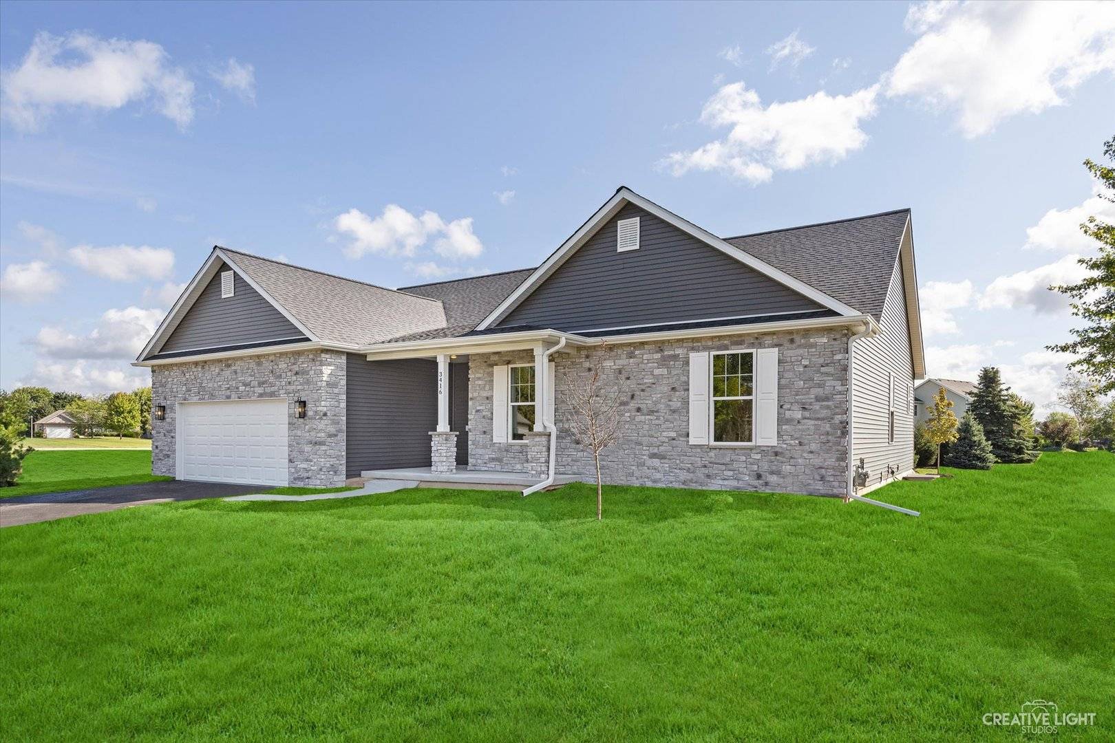 1105 Secretariat DR, Genoa, IL 60135