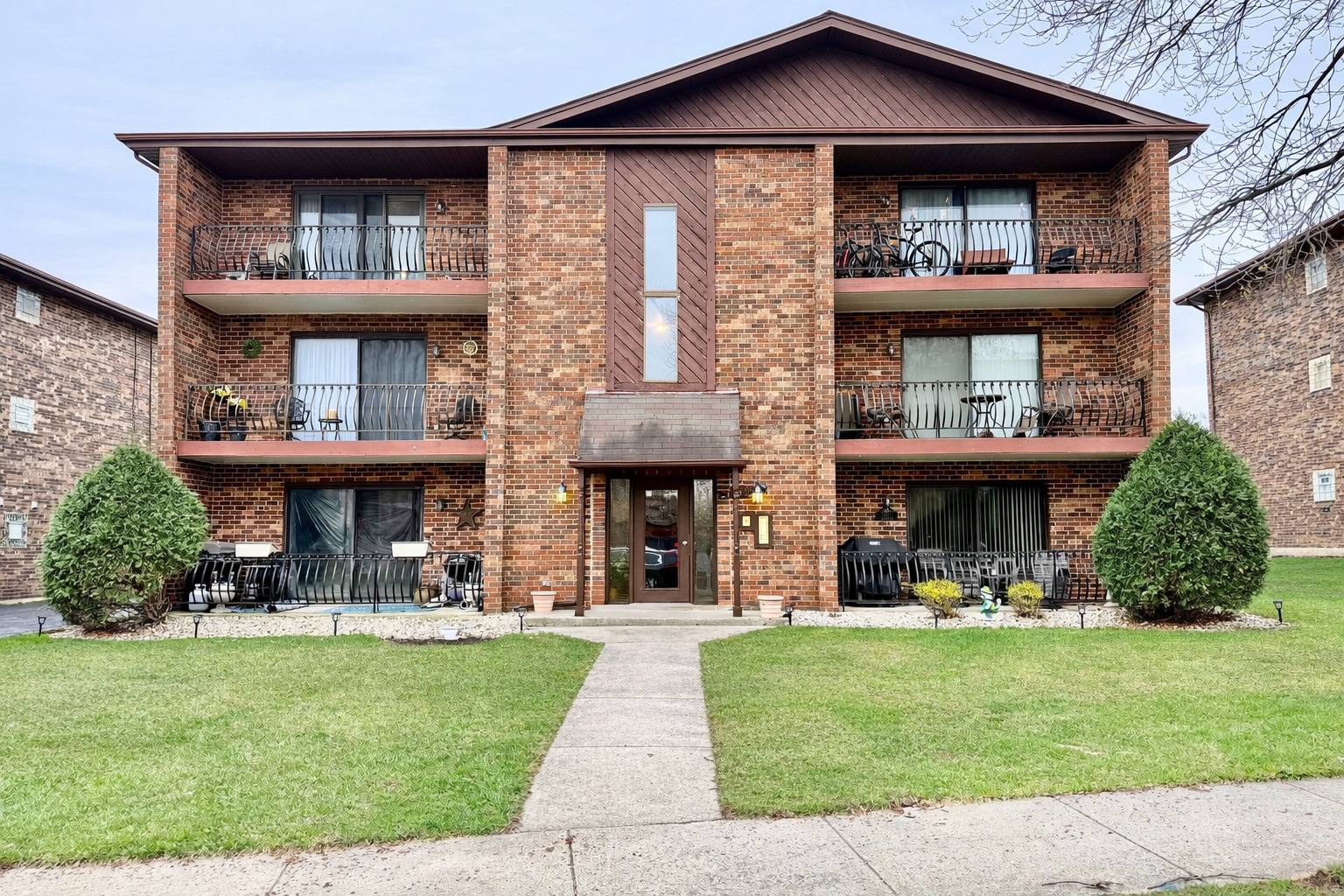 7925 Paxton AVE #3B, Tinley Park, IL 60477