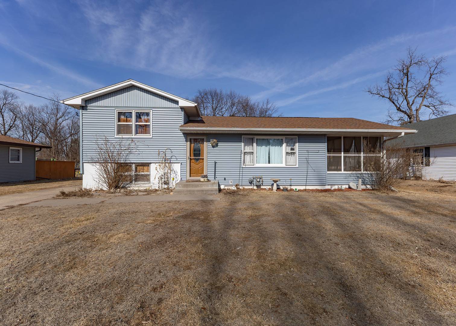 1608 3rd ST, Camanche, IA 52730