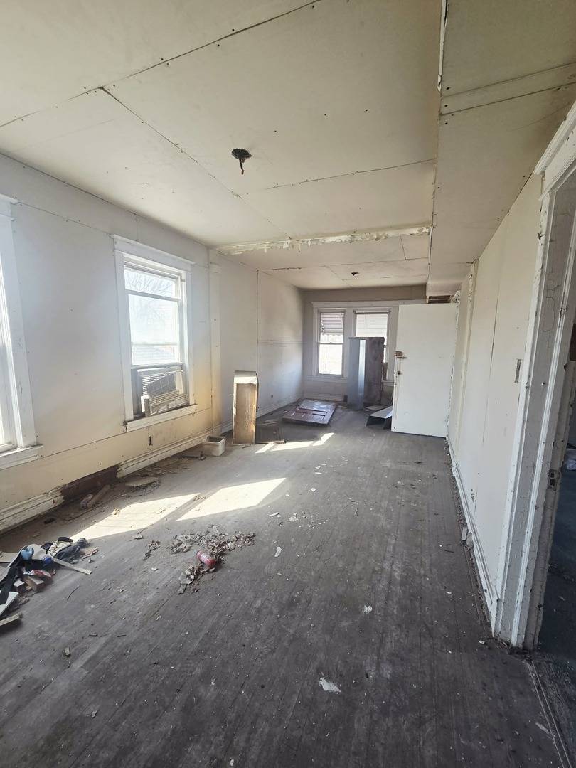 11705 S Lafayette AVE, Chicago, IL 60628