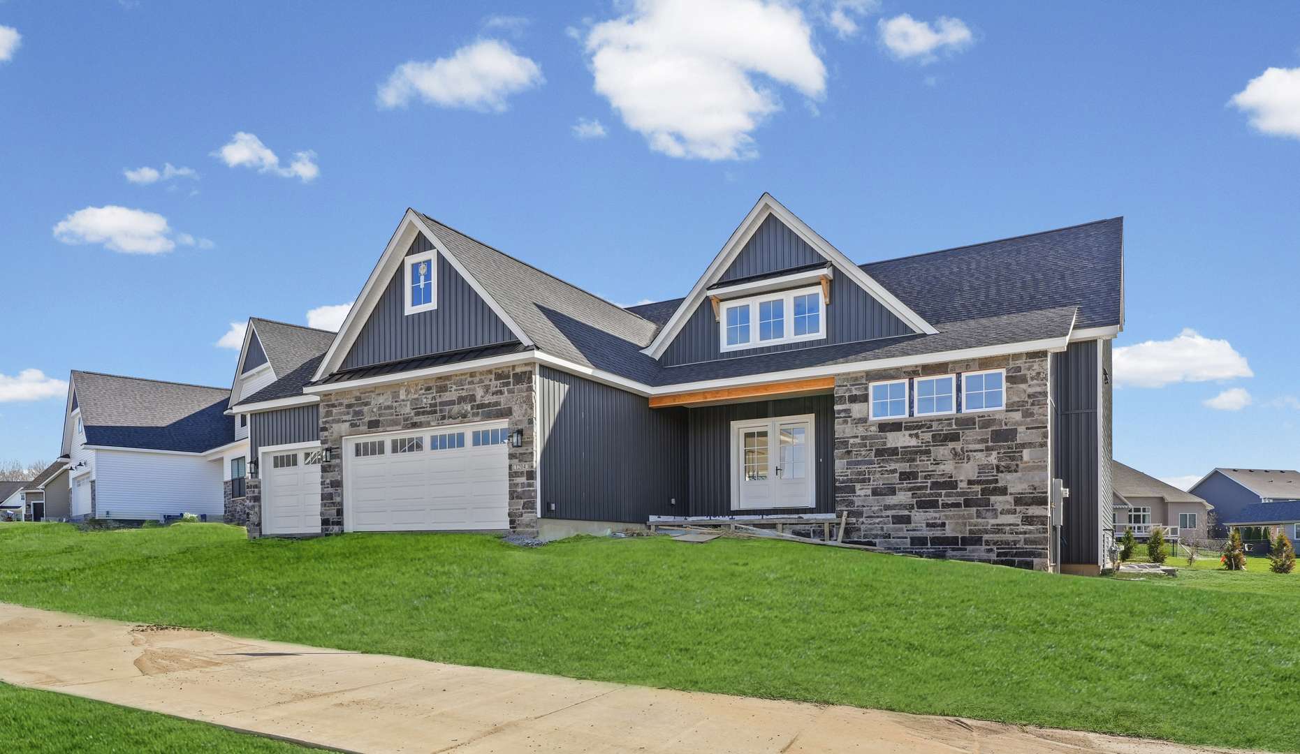 1204 Willowgrove LN, Mahomet, IL 61853