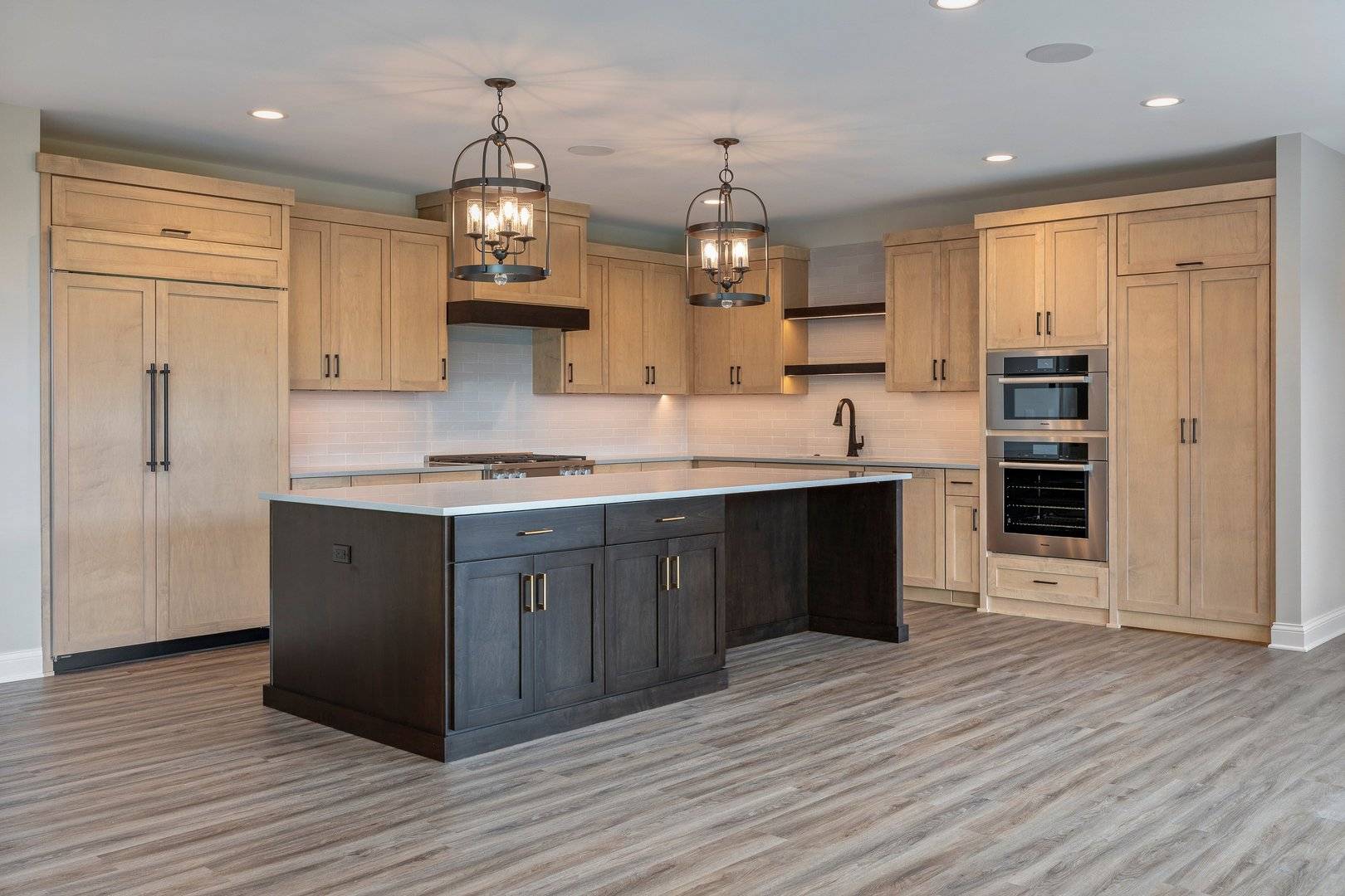 1033 Emerald DR, Naperville, IL 60540