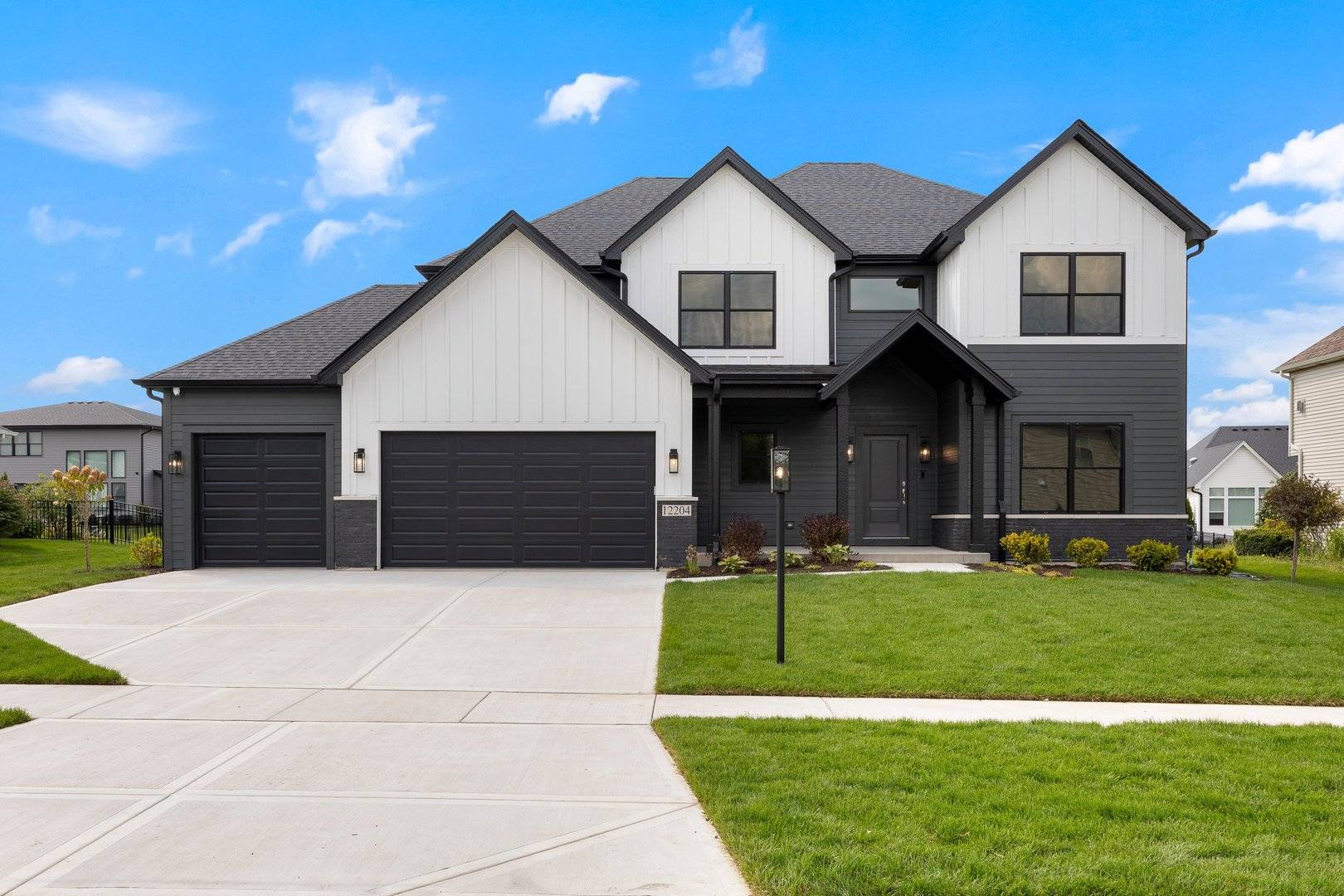 1033 Emerald DR, Naperville, IL 60540