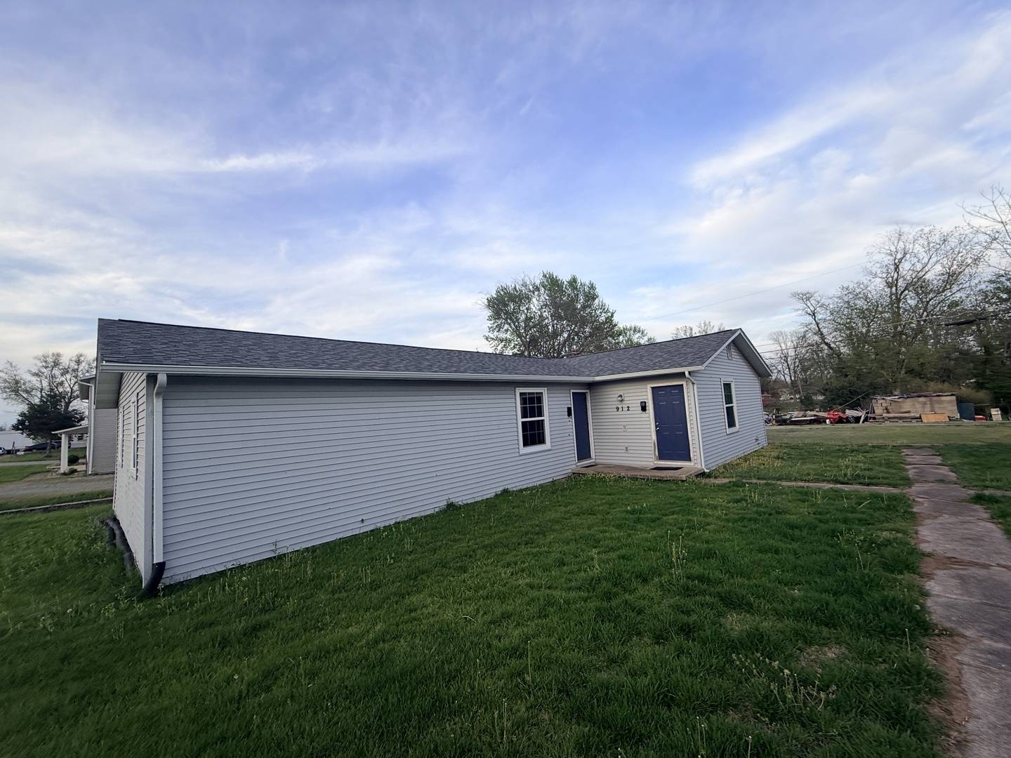916 S 10th ST, Herrin, IL 62948