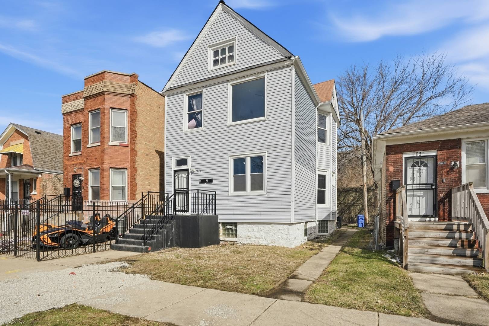 7923 S Lowe AVE, Chicago, IL 60620