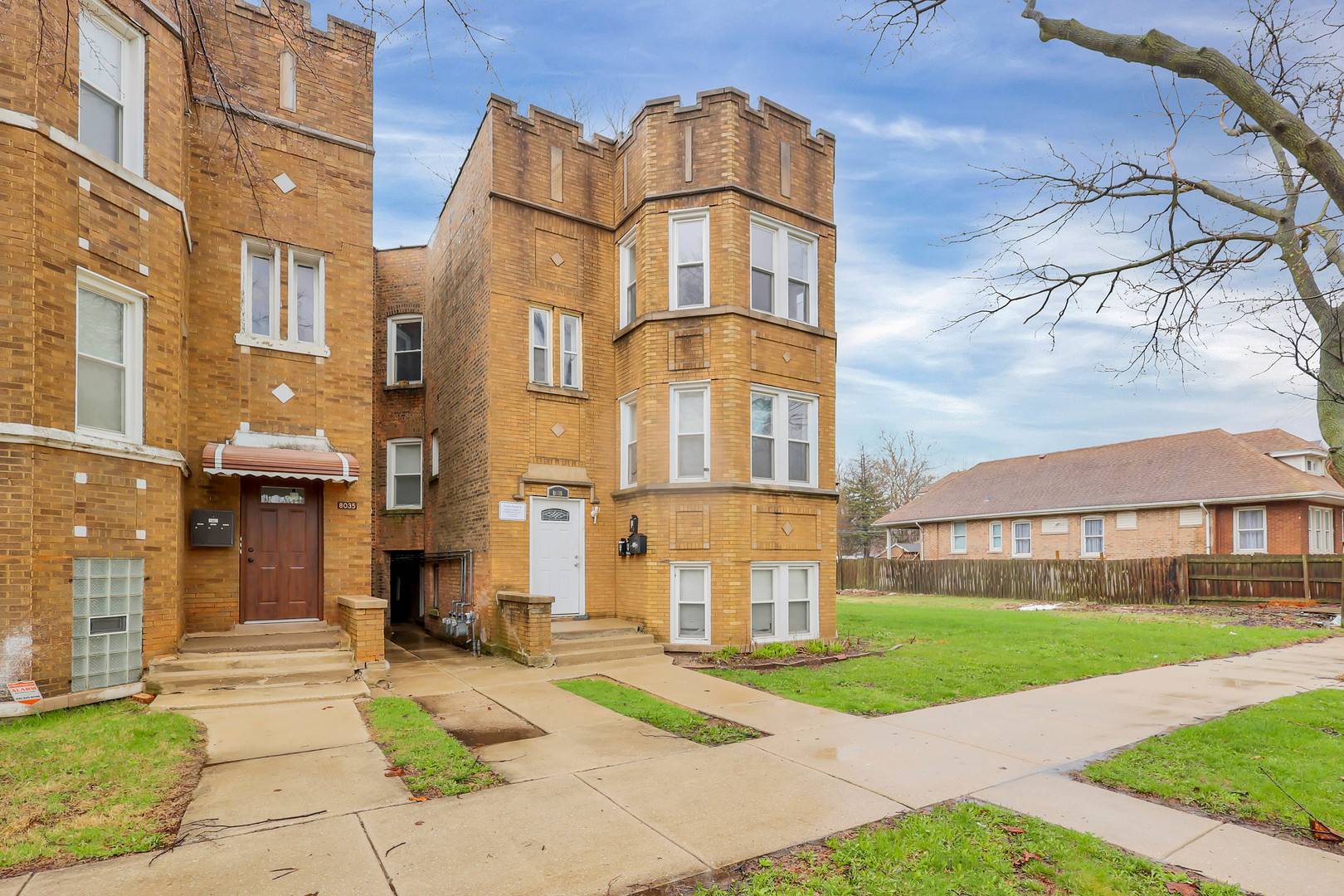 8039 S Marquette AVE, Chicago, IL 60617