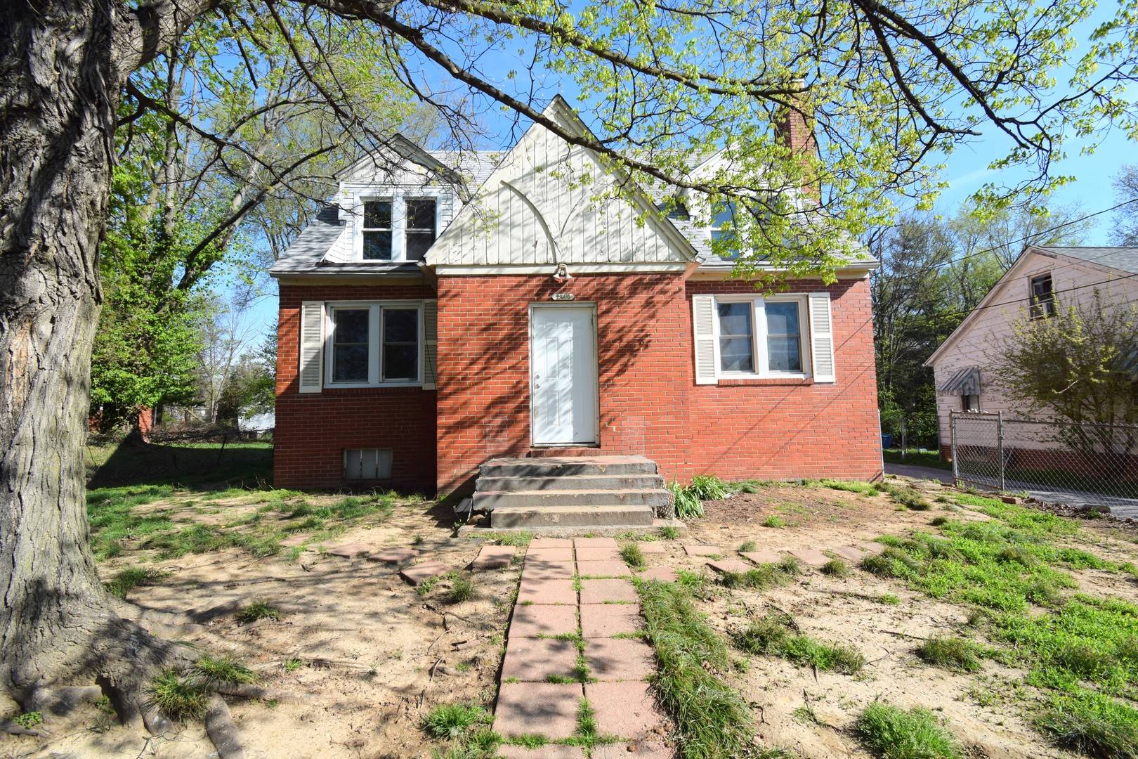 2308 Logan ST, Mt Vernon, IL 62864