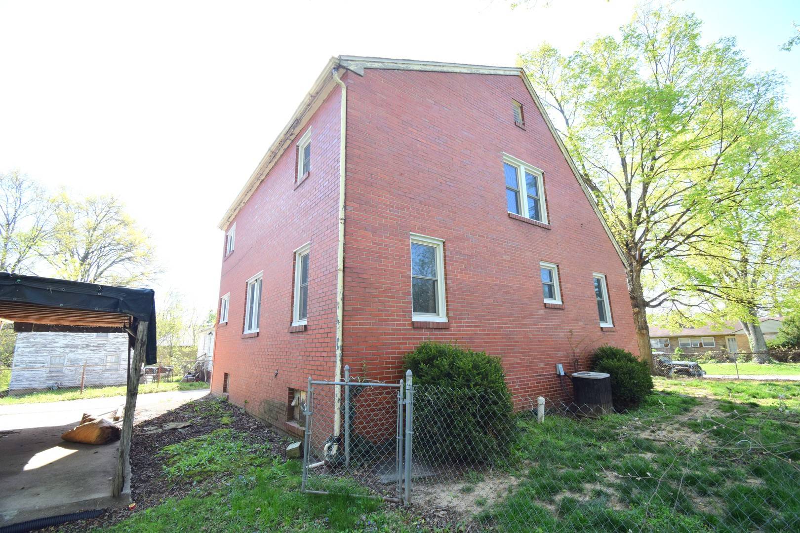 2308 Logan ST, Mt Vernon, IL 62864