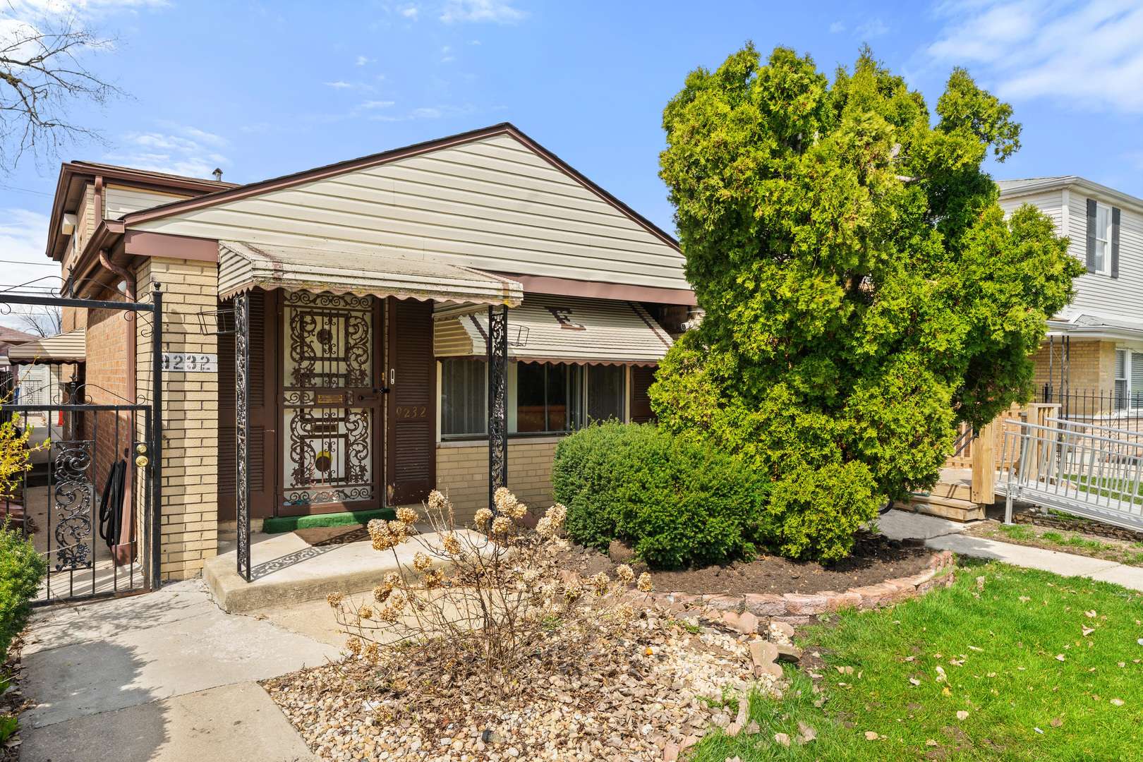 9232 S EGGLESTON AVE, Chicago, IL 60620