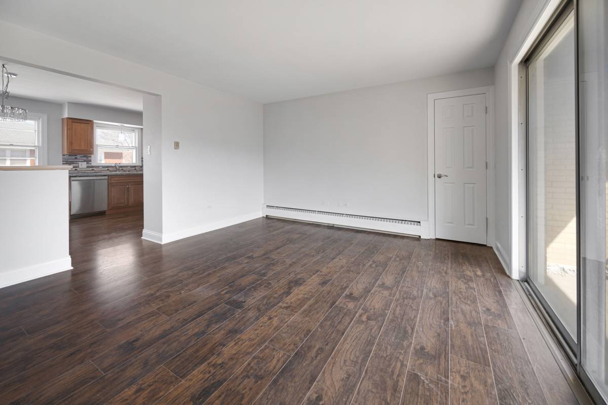 18318 Exchange AVE #2F, Lansing, IL 60438