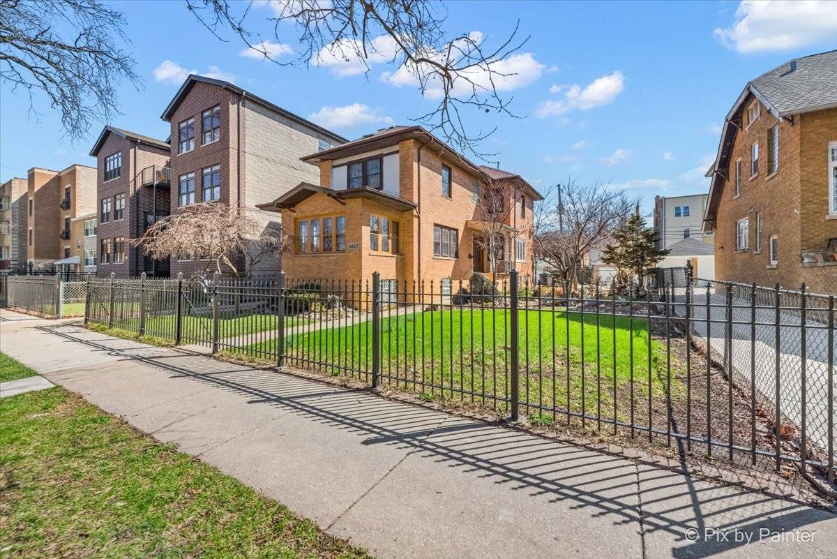 4827 N Harding AVE, Chicago, IL 60625