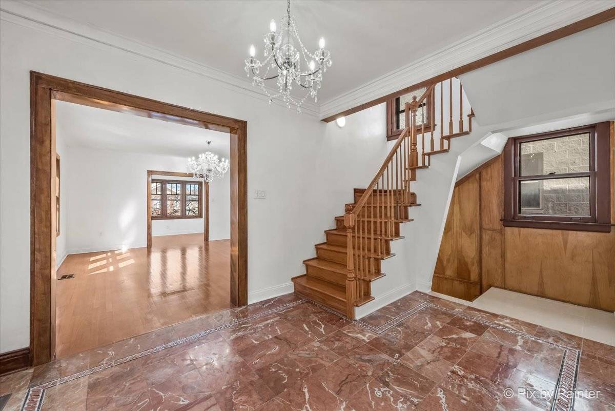 4827 N Harding AVE, Chicago, IL 60625