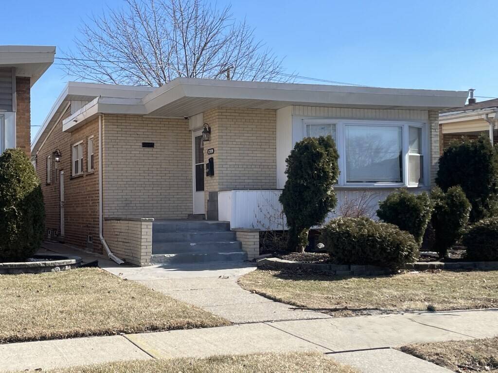 9035 S Oglesby AVE, Chicago, IL 60617