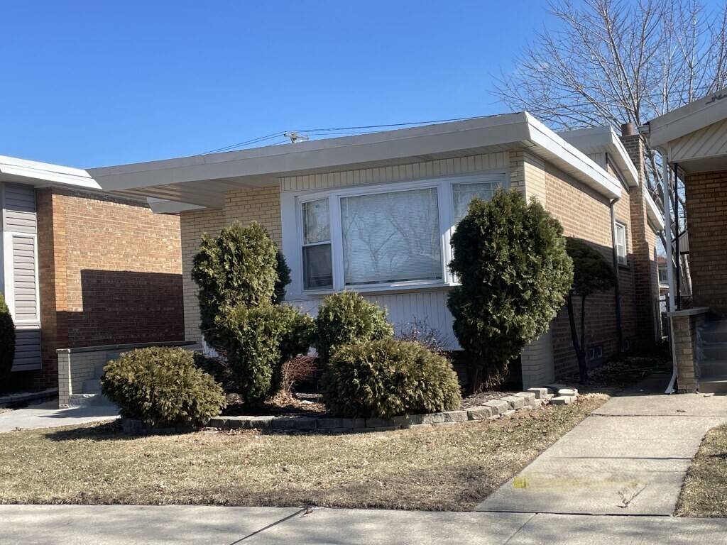 9035 S Oglesby AVE, Chicago, IL 60617