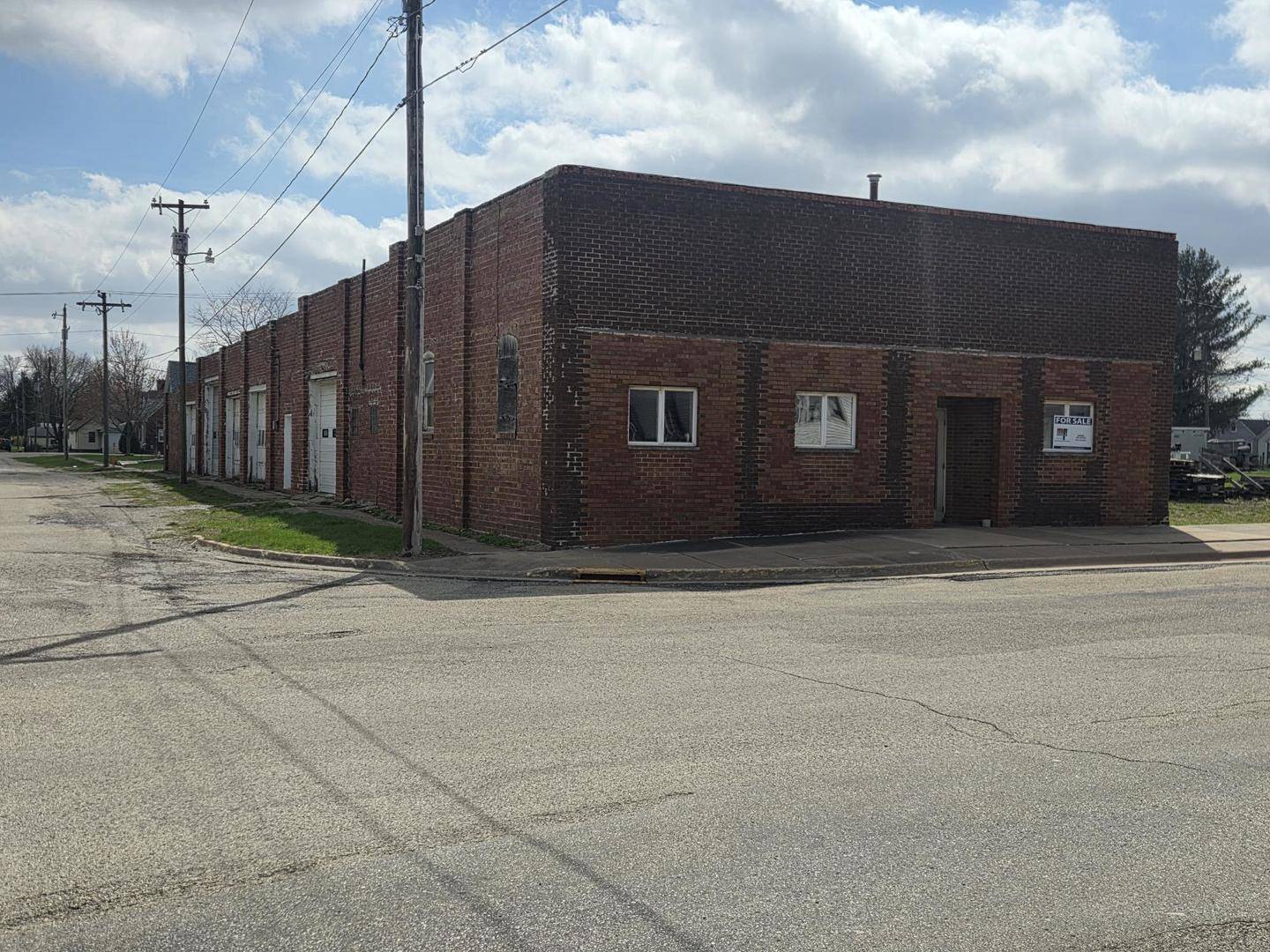 300 3rd ST, Sherrard, IL 61281