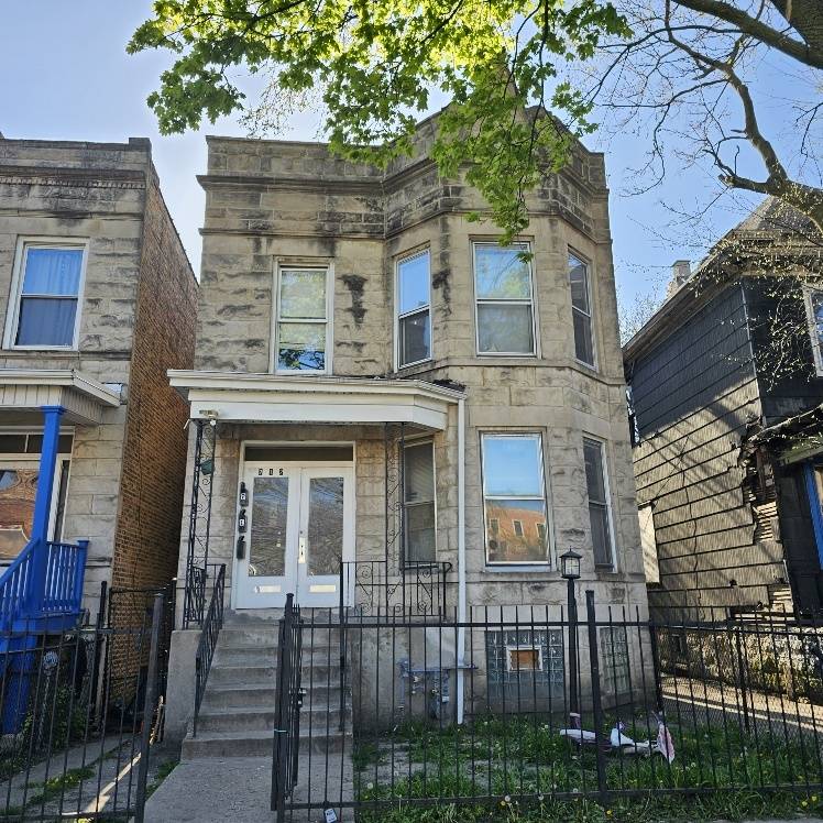 212 N LEAMINGTON AVE, Chicago, IL 60644