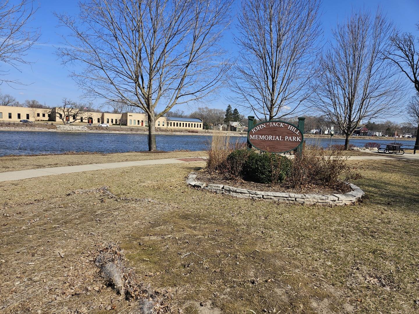 1 S Lincoln AVE, Carpentersville, IL 60110