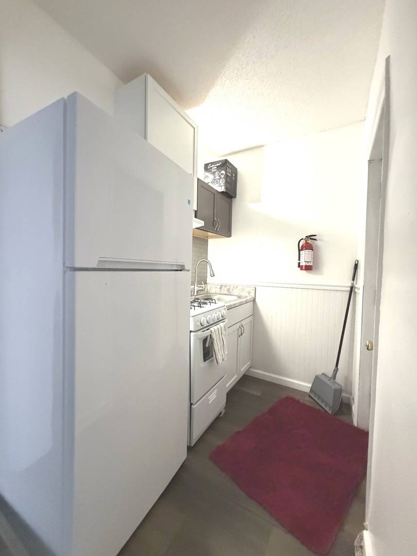 1335 E 9th ST, Davenport, IA 52803