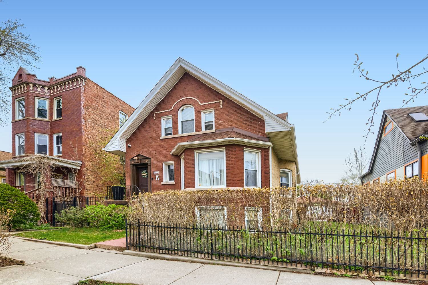 2231 N Lawndale AVE, Chicago, IL 60647