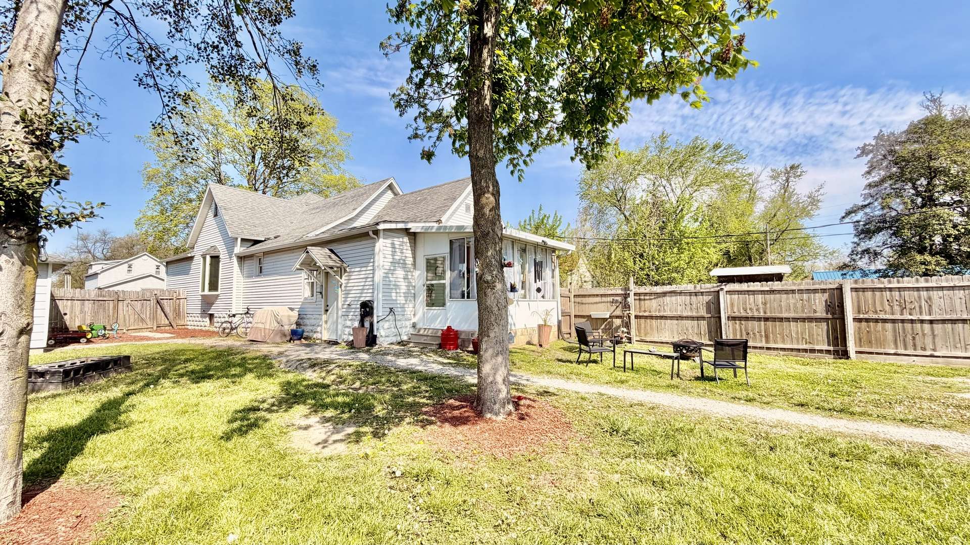 521 S Cherry ST, Centralia, IL 62801