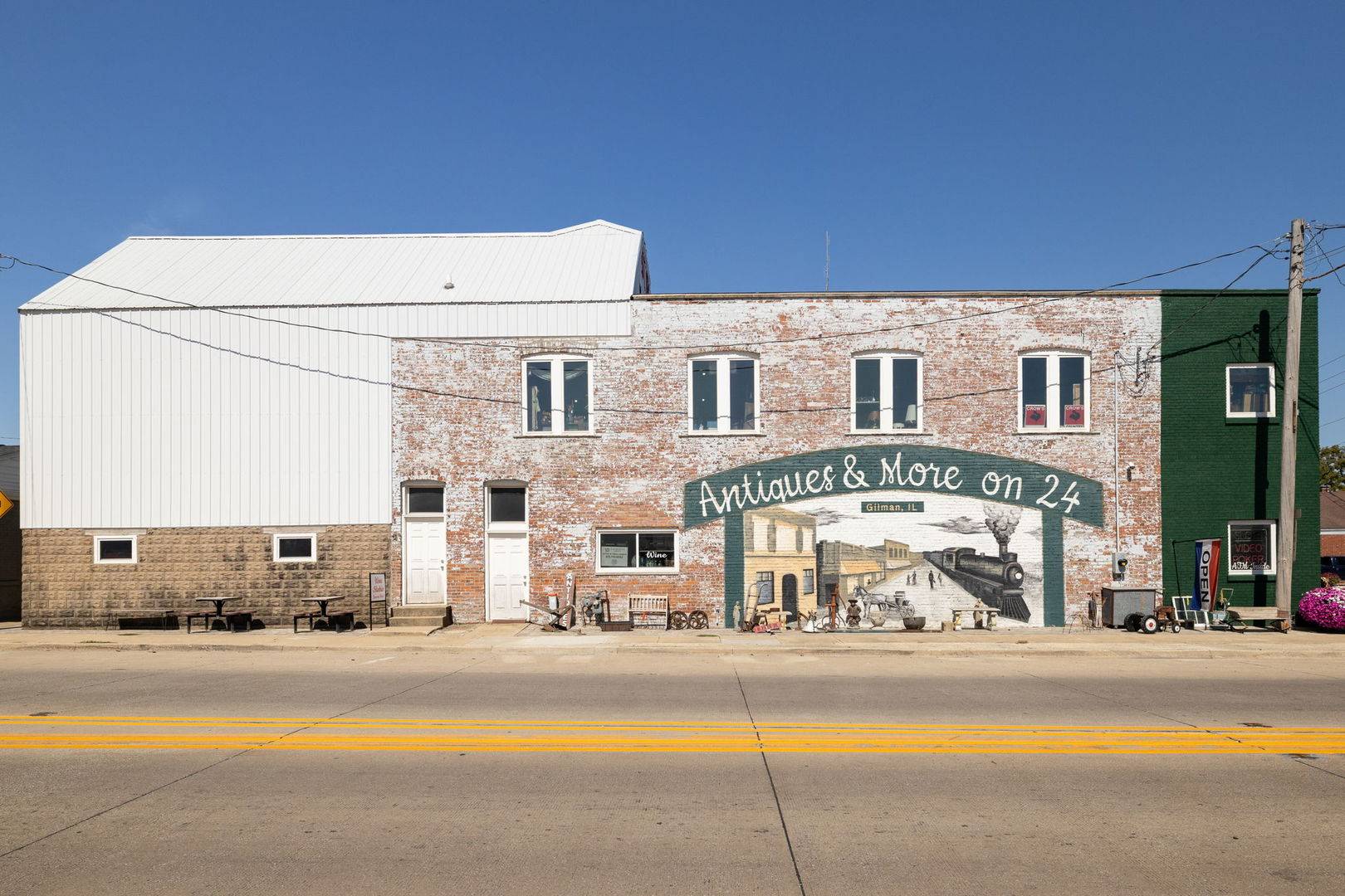 126 S Main ST, Gilman, IL 60938