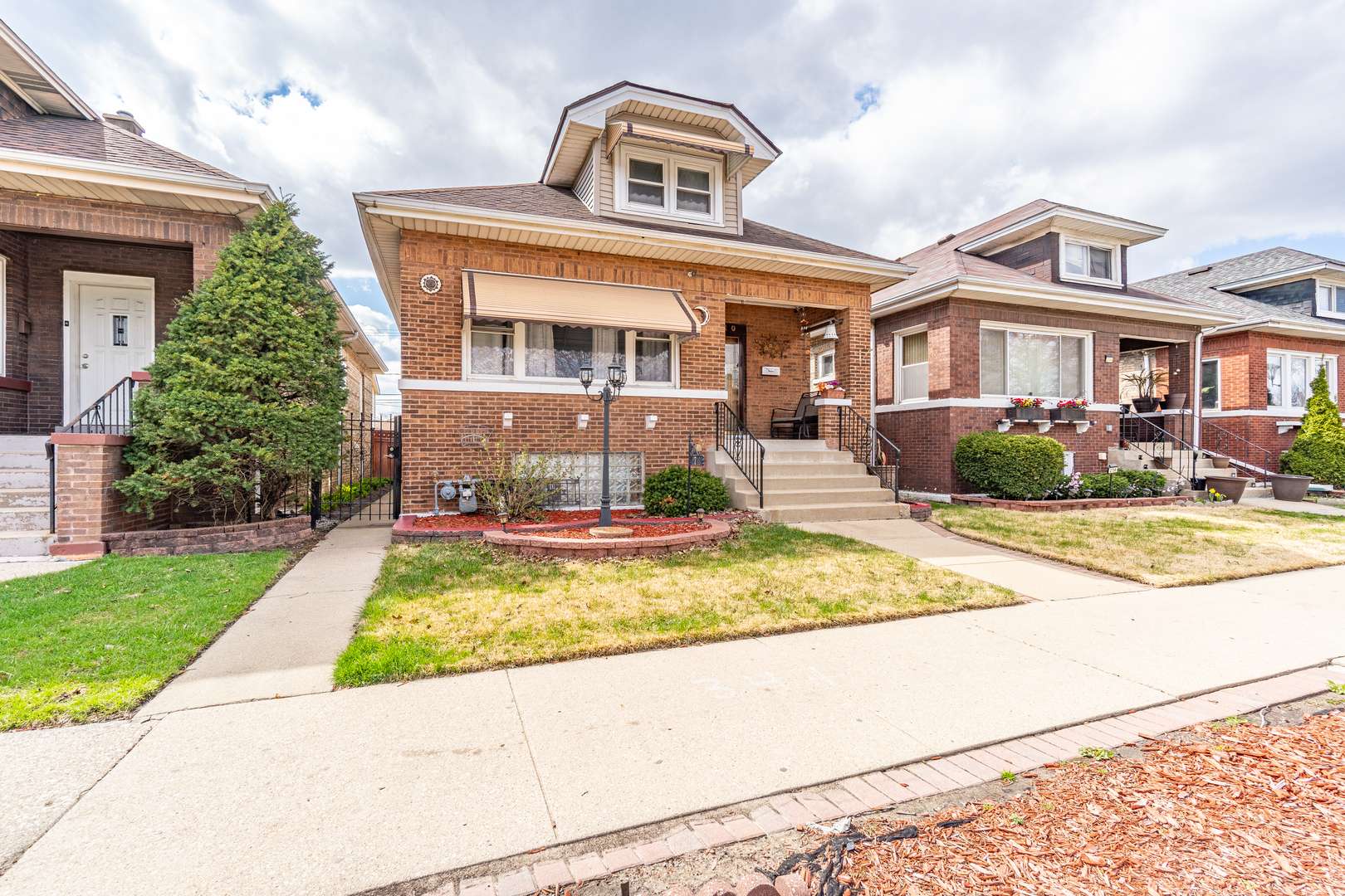 2710 Oak Park AVE, Berwyn, IL 60402