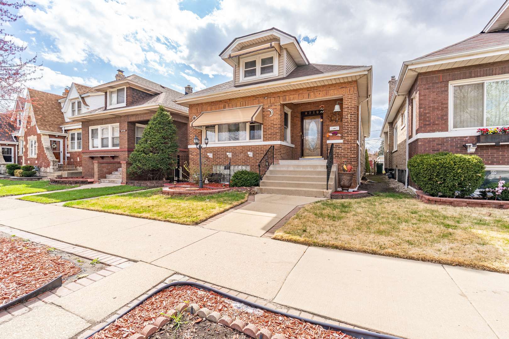 2710 Oak Park AVE, Berwyn, IL 60402