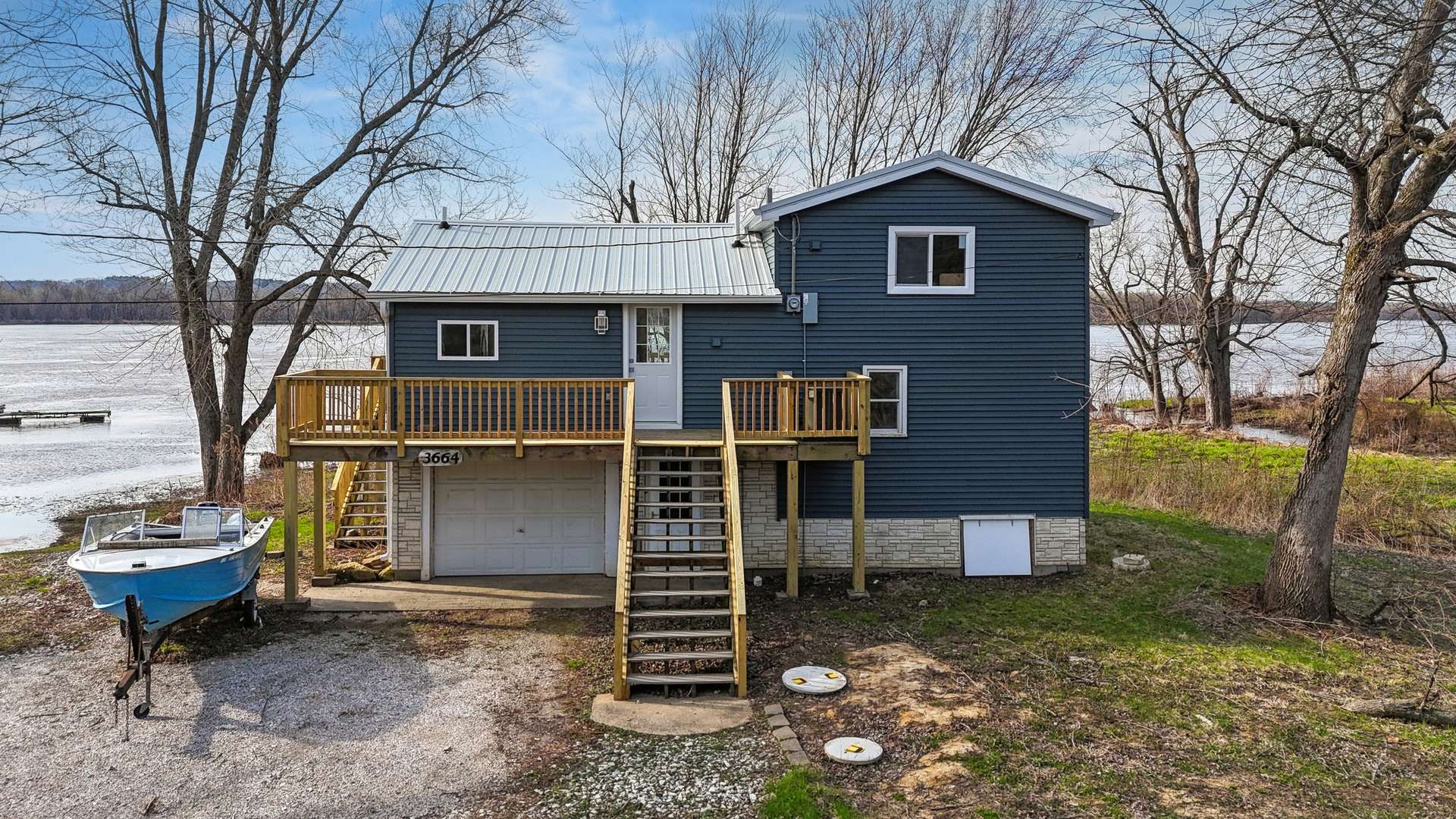 3664 Dismore RD, Muscatine, IA 52761
