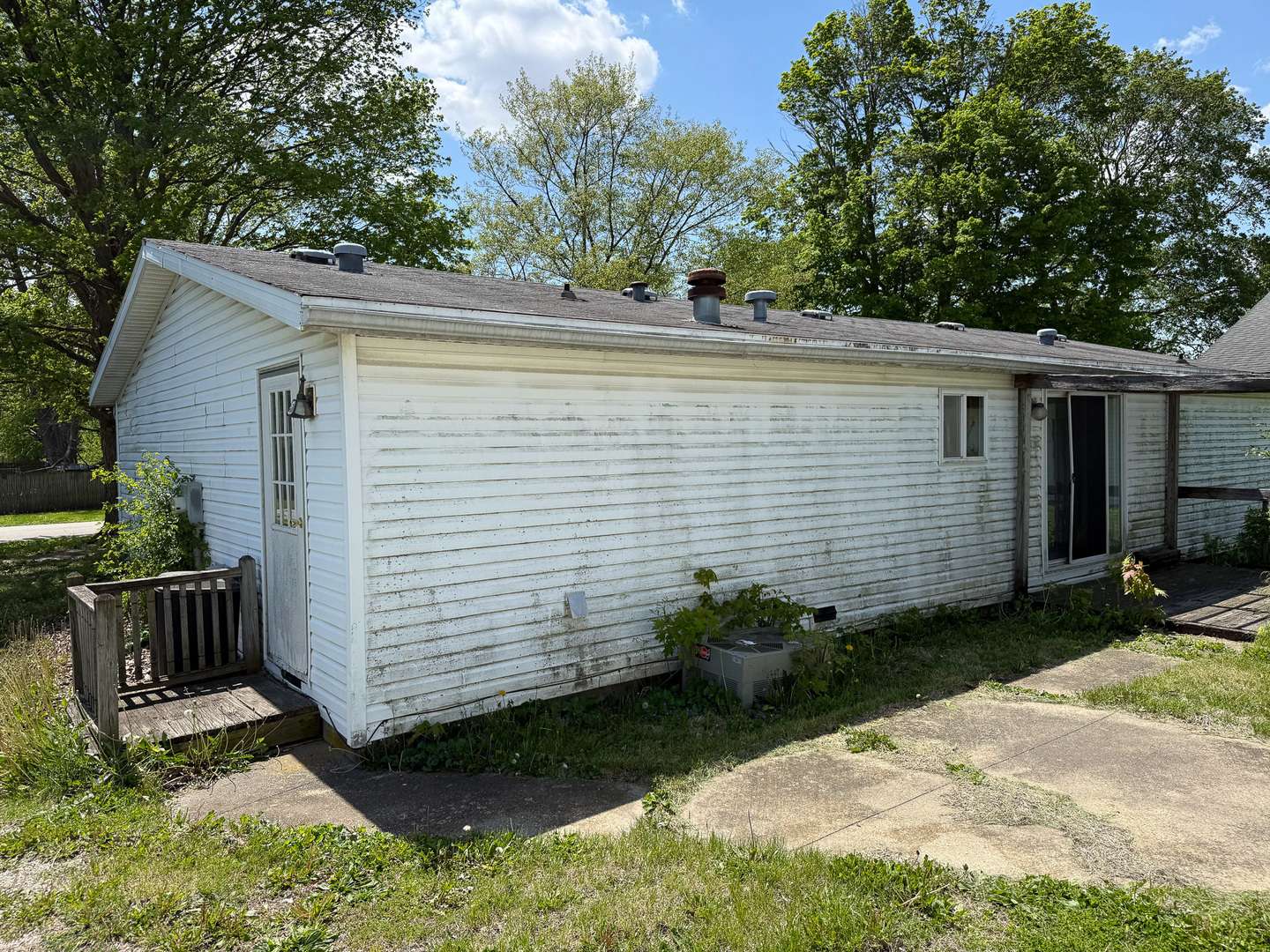 155 E Concord ST, Sheldon, IL 60966