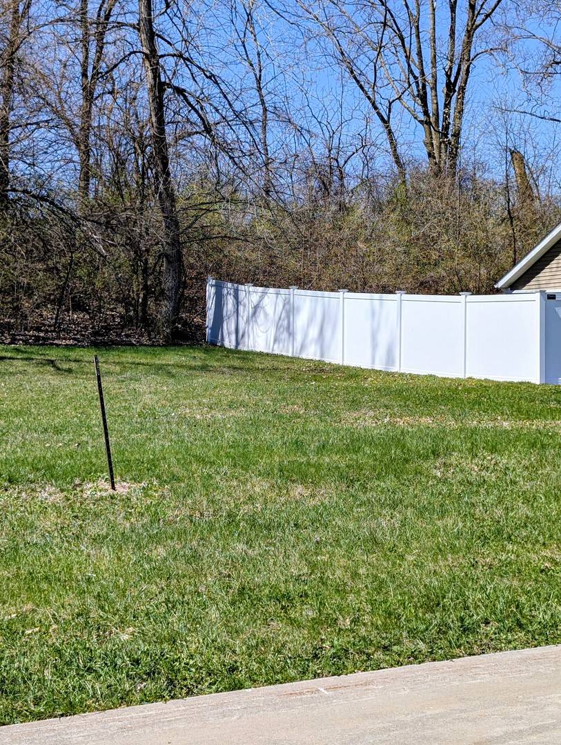 3410 Shadow Wood CT, Milan, IL 61264