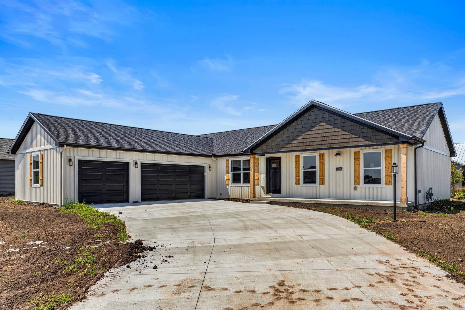 407 Jerin DR, Fisher, IL 61843