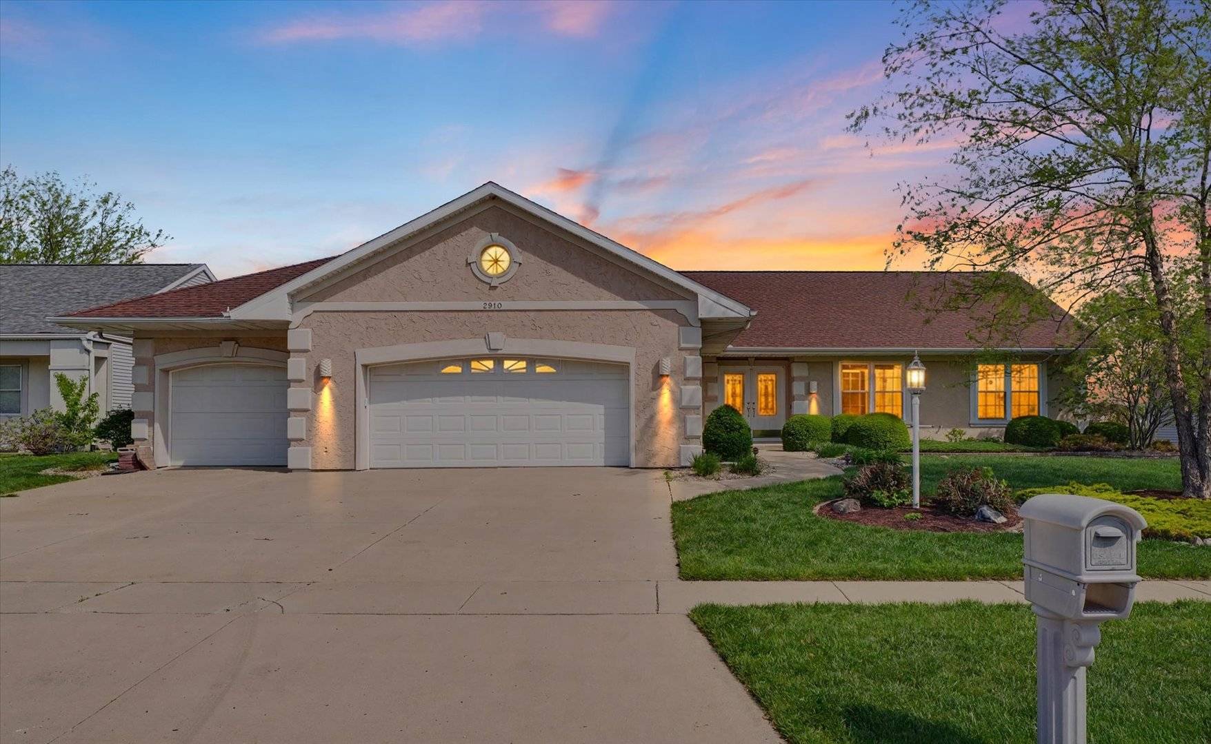 2910 Rutherford DR, Urbana, IL 61802