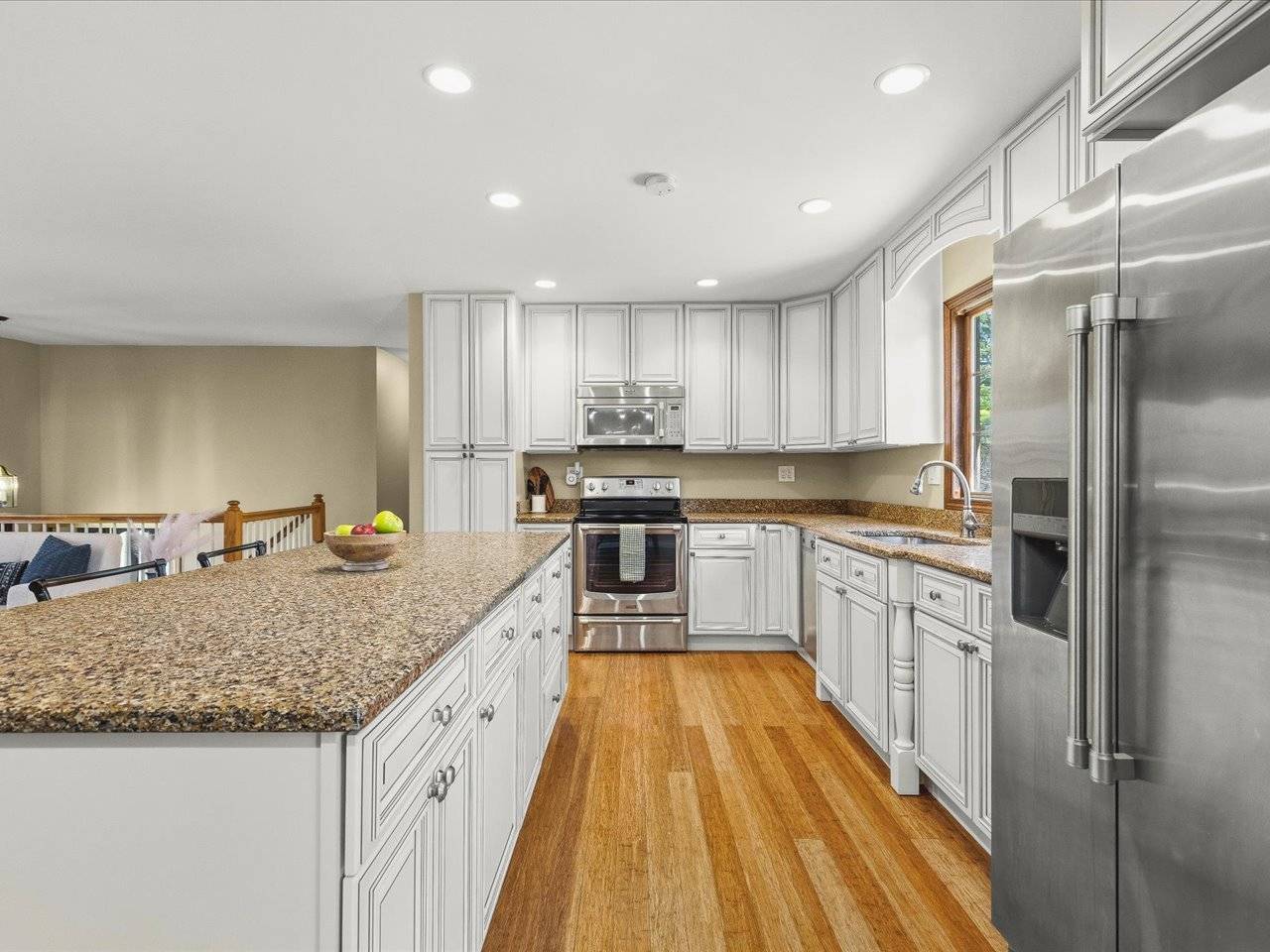 545 Andrew LN, Lake Zurich, IL 60047